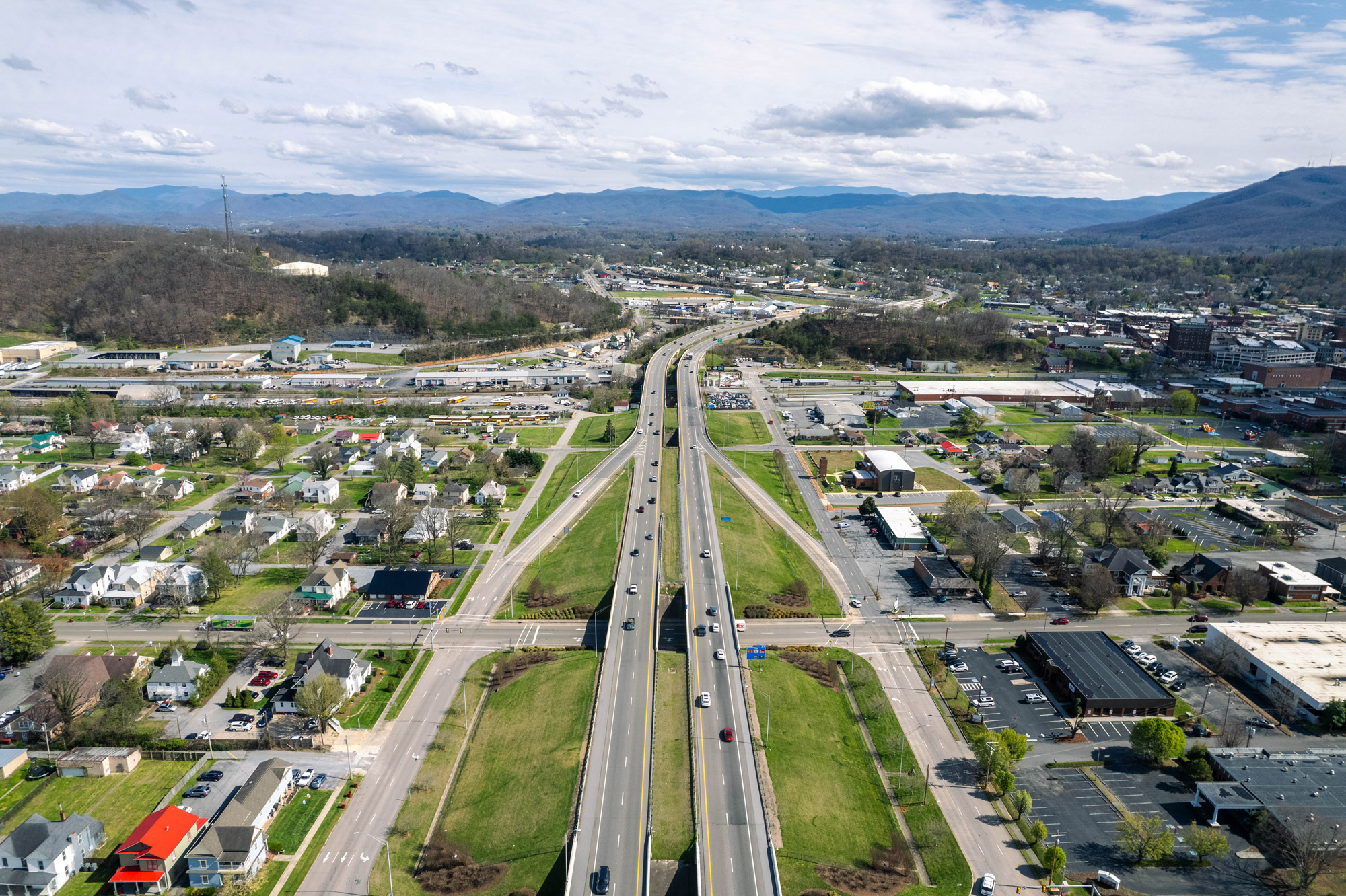 I-26 through Johnson City with mountains